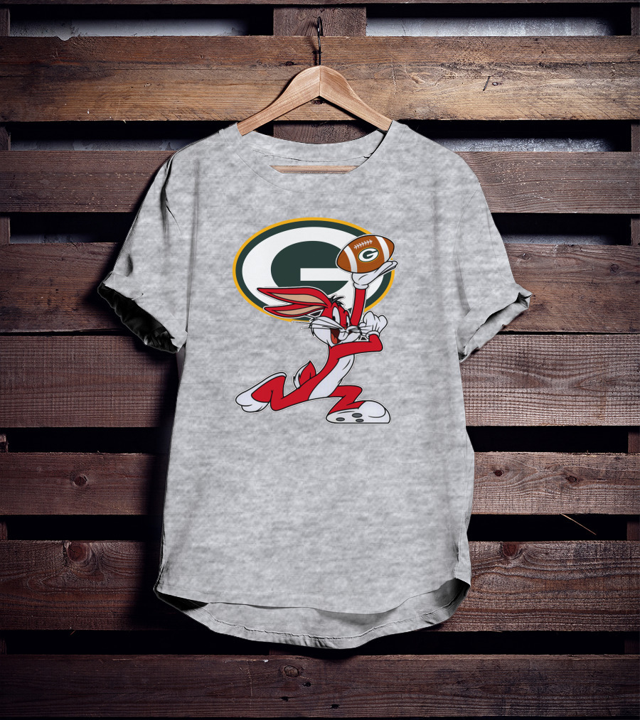 Green Bay Packers Bugs Bunny Holding Football T-Shirt