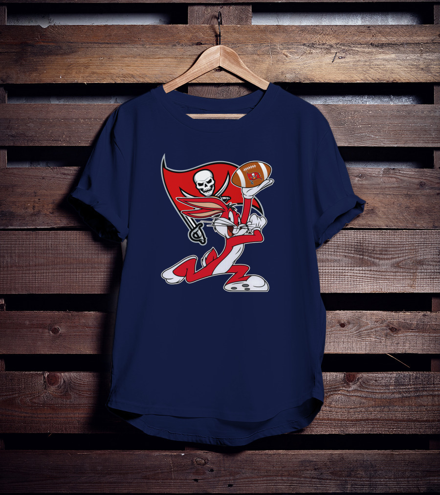 Bugs Bunny Tampa Bay Buccaneers Football Flag T-Shirt