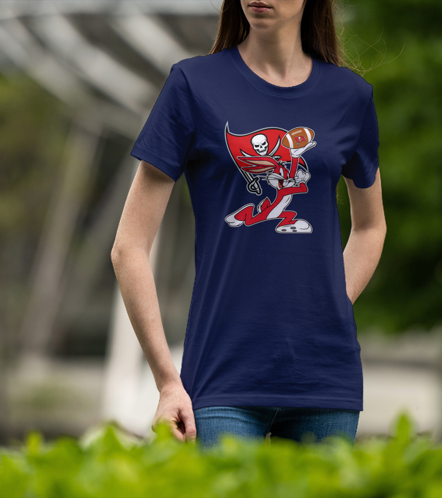 Bugs Bunny Tampa Bay Buccaneers Football Flag T-Shirt