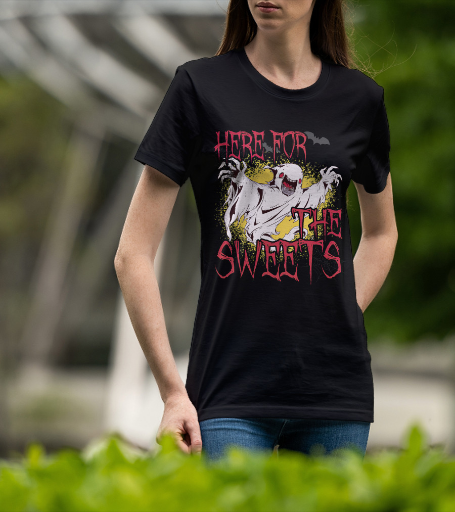Here For The Sweets Ghost Costume With Ghosts For Halloween T-Shirt