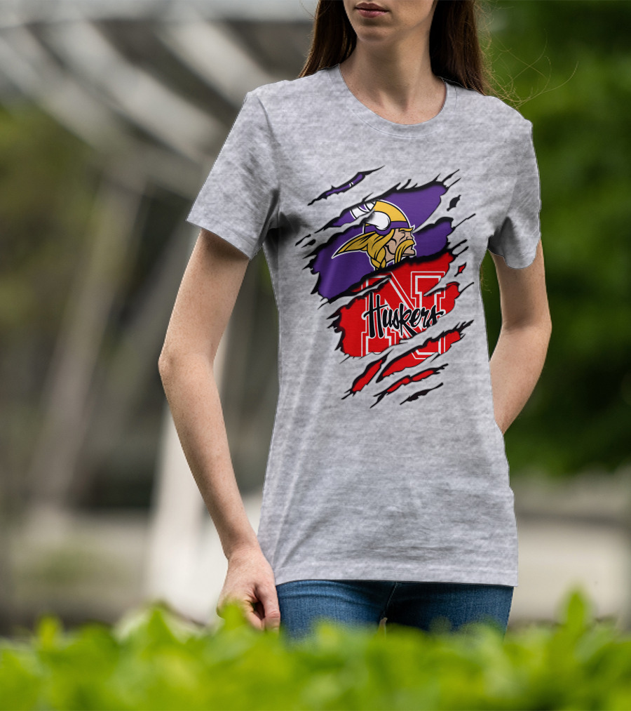 Vikings Huskers Ripped Logo Blend T-Shirt