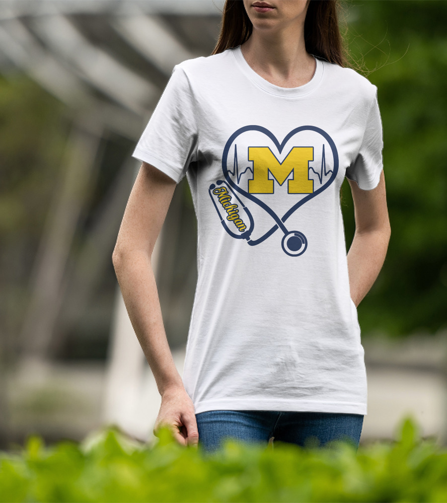 Michigan Wolverines Nurse Heartbeat Love T-Shirt