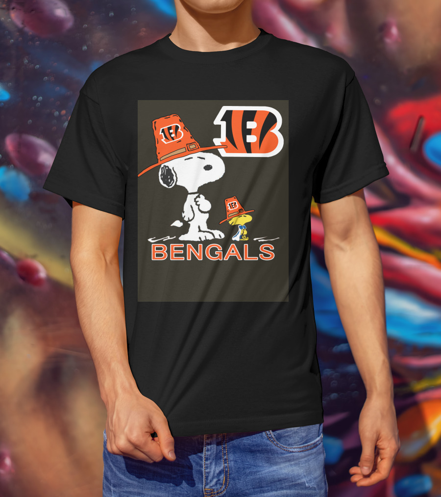 Bengals Snoopy Woodstock Thanksgiving Football T-Shirt