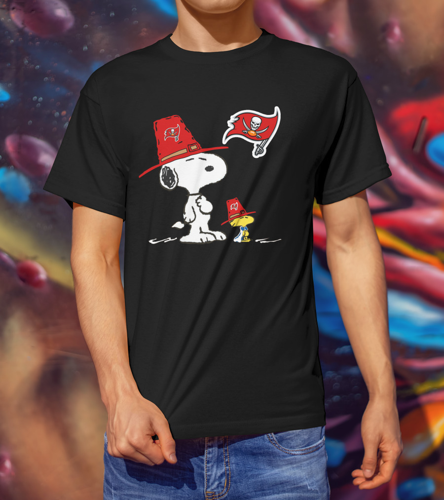 Snoopy Buccaneers Pirate Hat With Logo And Flag T-Shirt