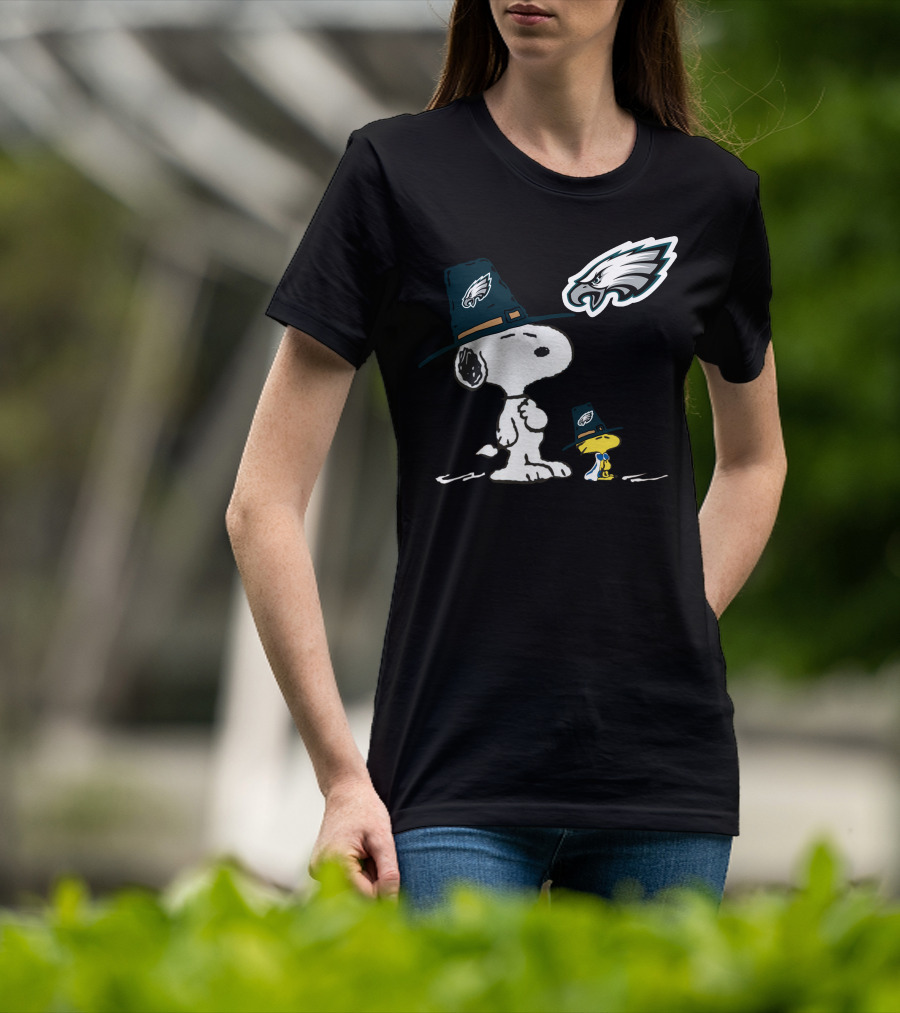 Eagles Snoopy Pilgrim Hat Thanksgiving Peanuts Woodstock Nfl Football T-Shirt