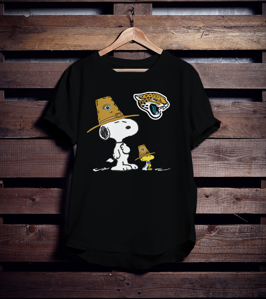 Snoopy And Woodstock With Jacksonville Jaguars Pilgrim Hats T-Shirt