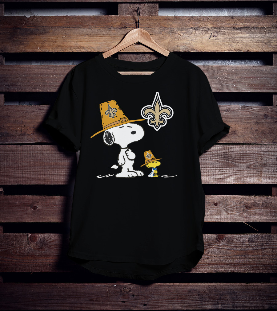 New Orleans Saints Snoopy And Woodstock Fleur-De-Lis Hat T-Shirt