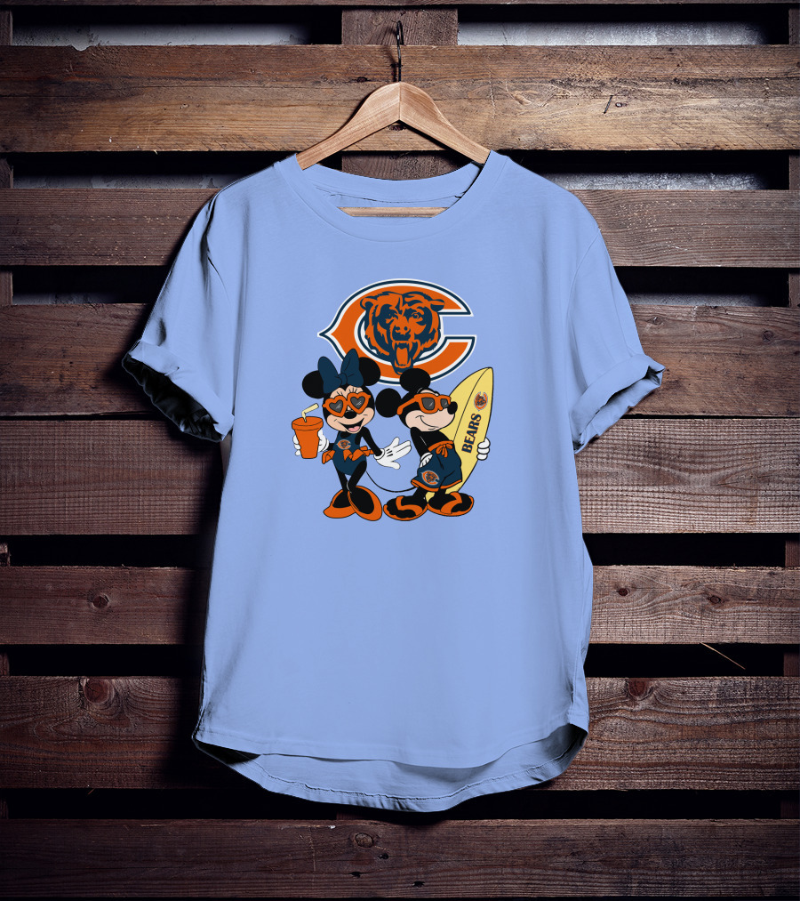 Bears Mickey Happy Vacation Chicago Football Theme Minnie And Mickey Beach Fun T-Shirt