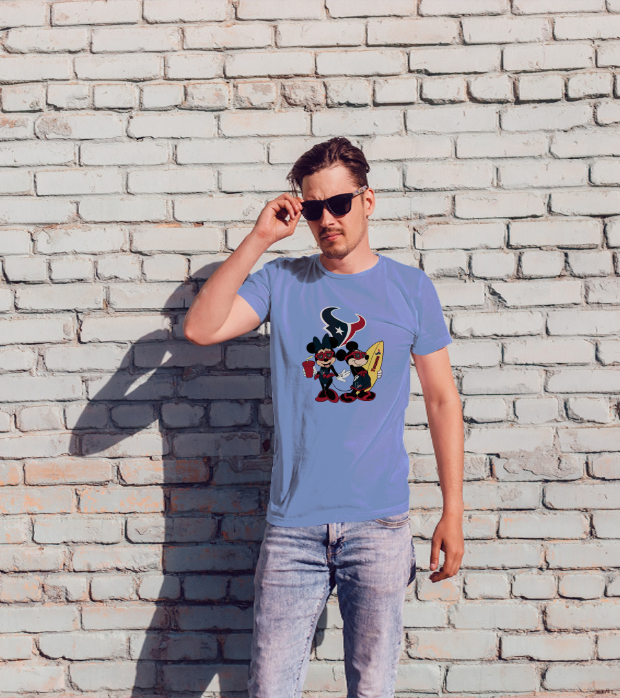 Texans Mickey And Minnie Happy Vacation Surfboard And Drink T-Shirt