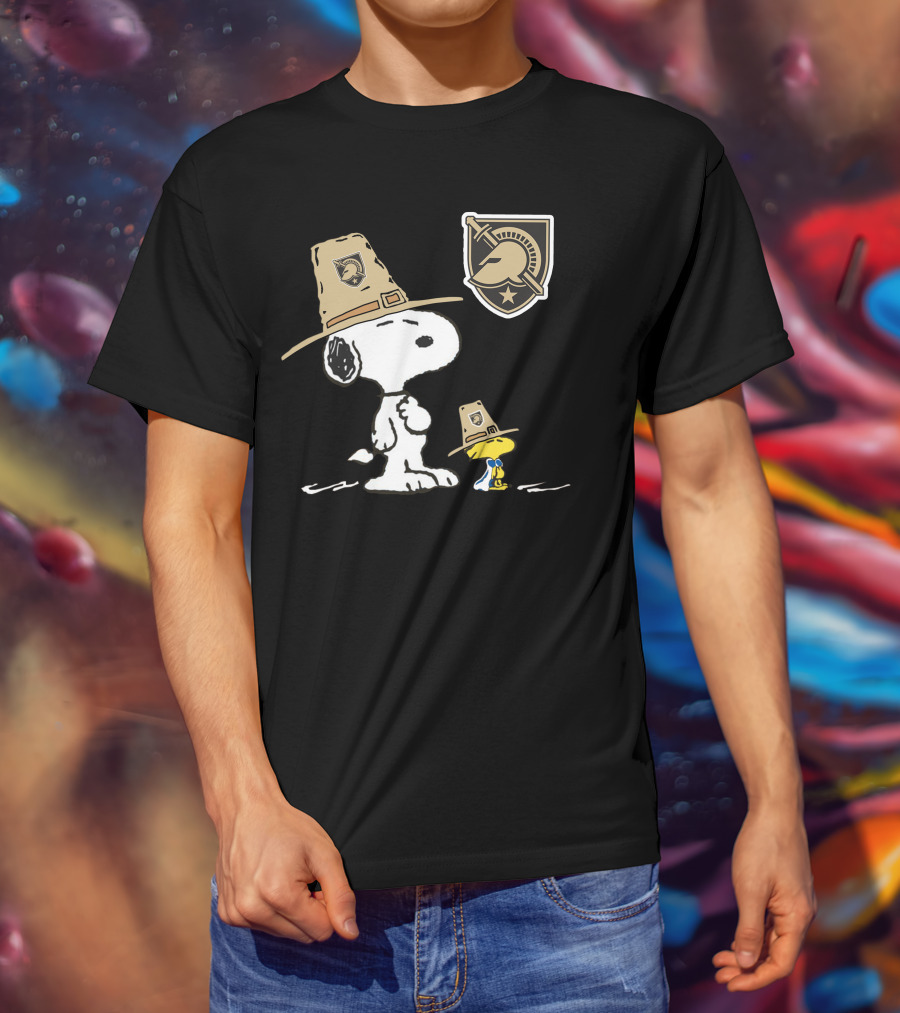 Snoopy And Woodstock With Army Black Knights Logo In Pilgrim Hats T-Shirt