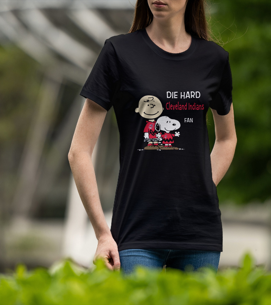 Die Hard Cleveland Indians Fan Snoopy And Charlie Brown T-Shirt