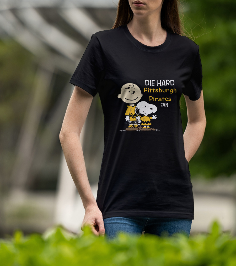 Die Hard Pittsburgh Pirates Fan Snoopy And Charlie Brown T-Shirt