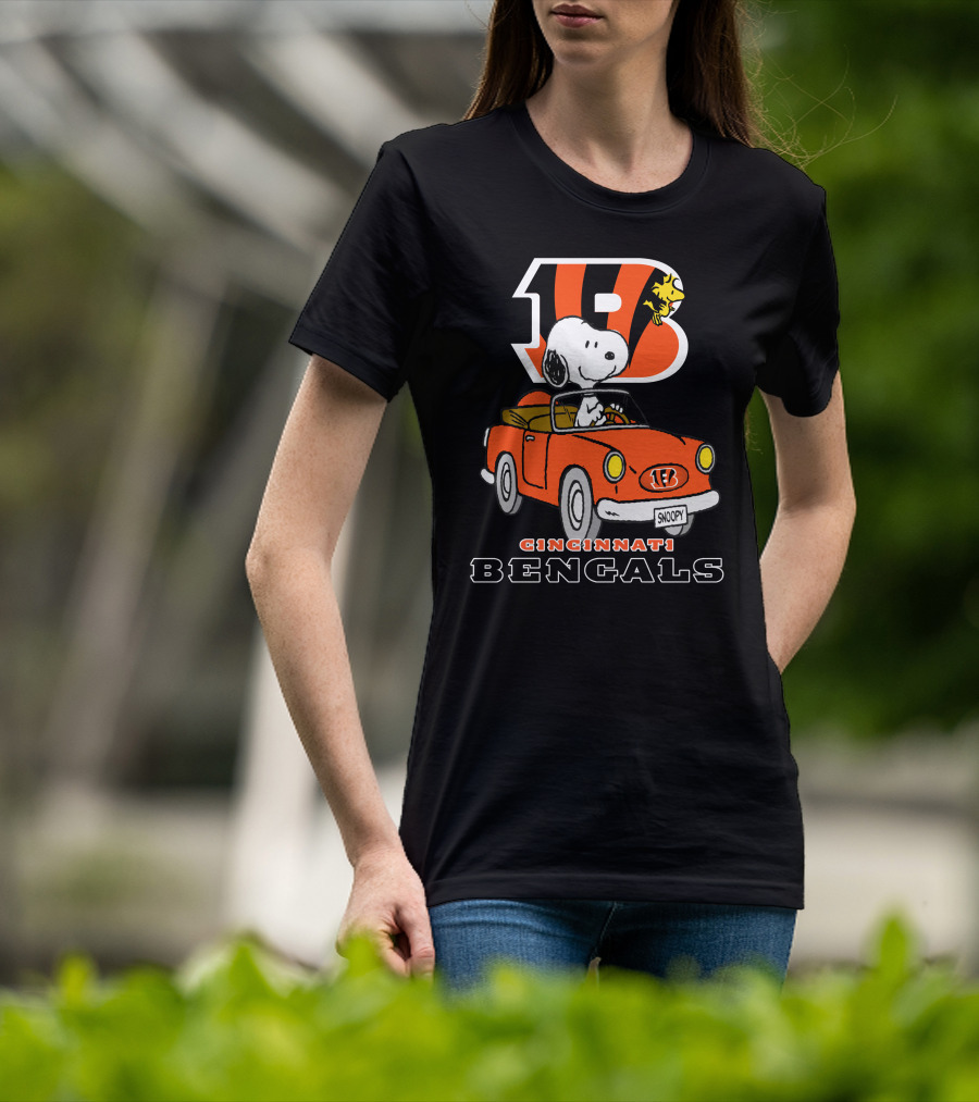 Cincinnati Bengals Snoopy Driving Woodstock Car NFL Peanuts T-Shirt