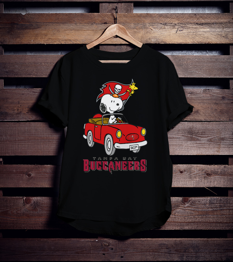 Tampa Bay Buccaneers Snoopy Driving Red Car T-Shirt