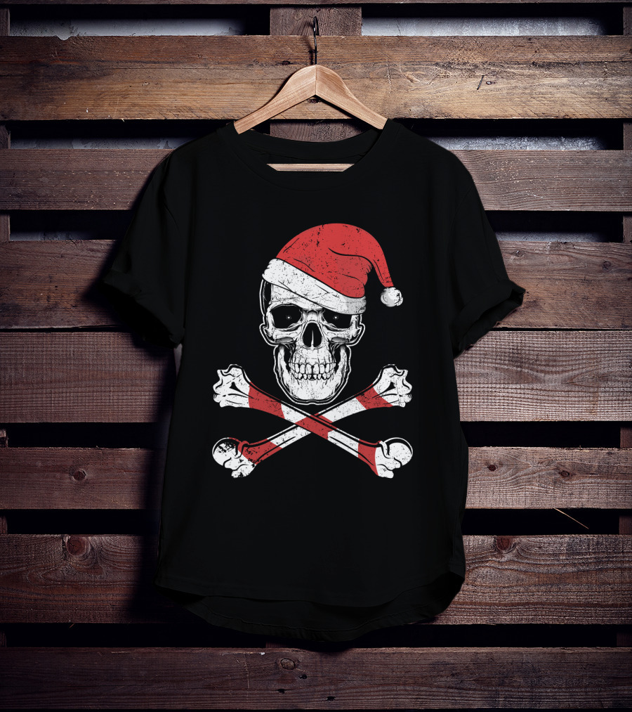 Pirate Jolly Roger Santa Hat Skull Christmas T-Shirt