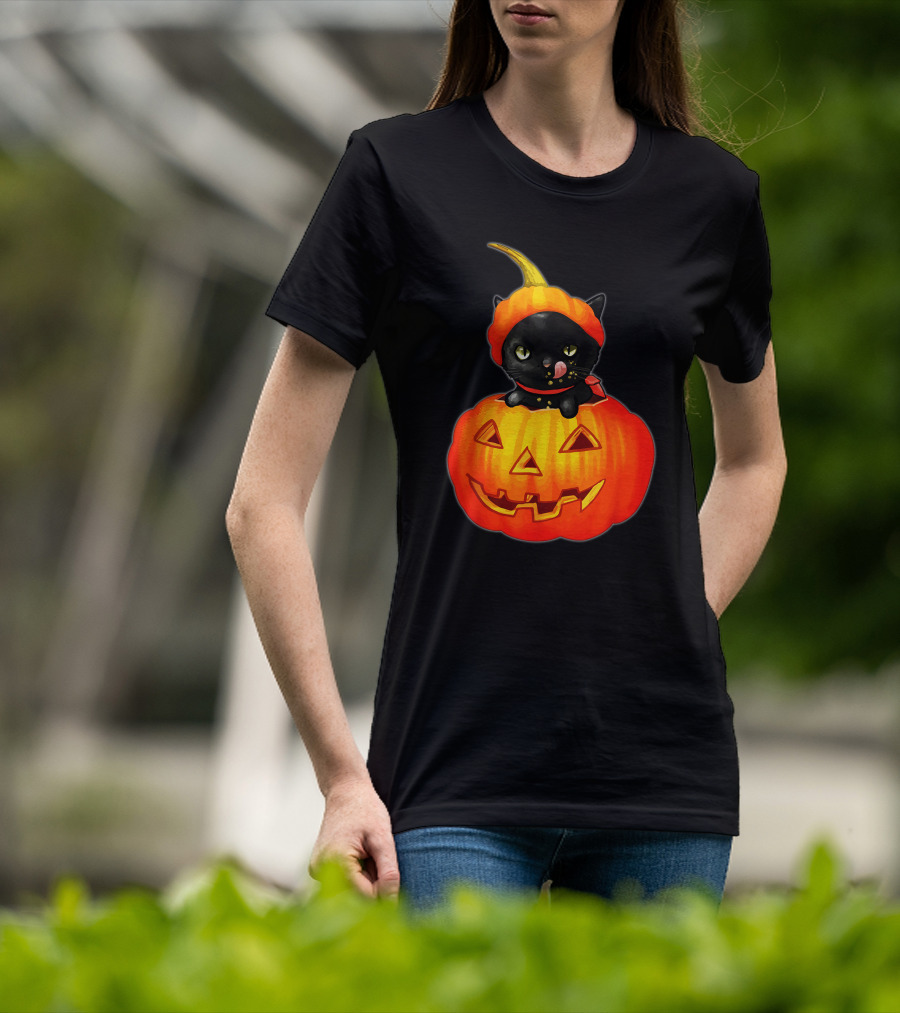 Funny Halloween Cats And Pumpkins With Scary Black Cat T-Shirt