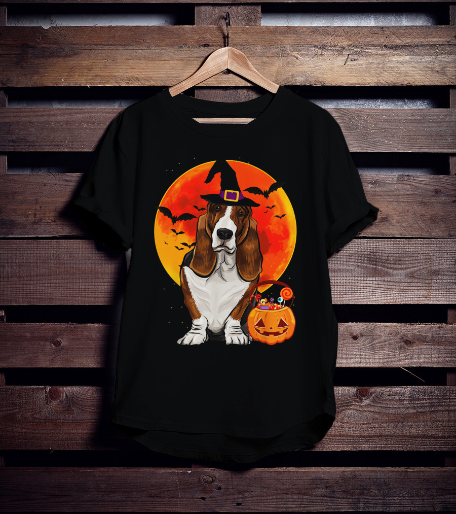 Basset Hound Witch Hat Halloween Pumpkin Candy Holder With Full Moon And Bats T-Shirt