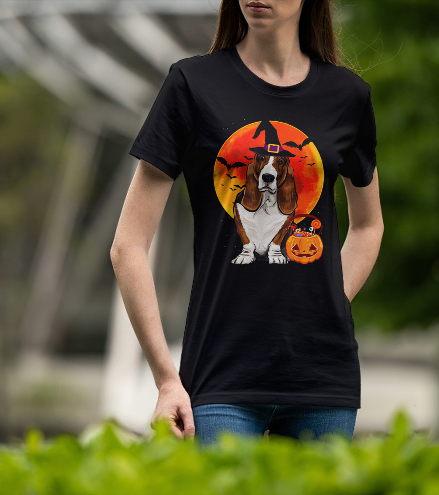 Basset Hound Witch Hat Halloween Pumpkin Candy Holder With Full Moon And Bats T-Shirt