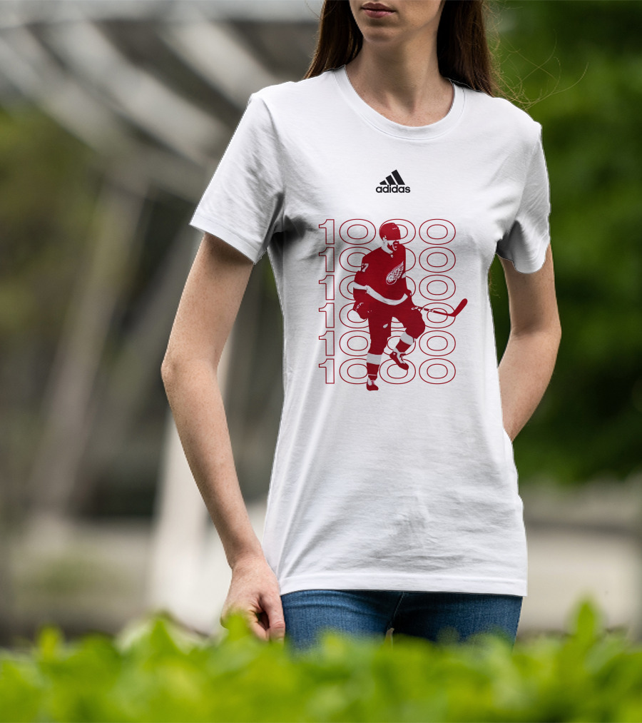Detroit Red Wings 1000 Games Celebration Player T-Shirt