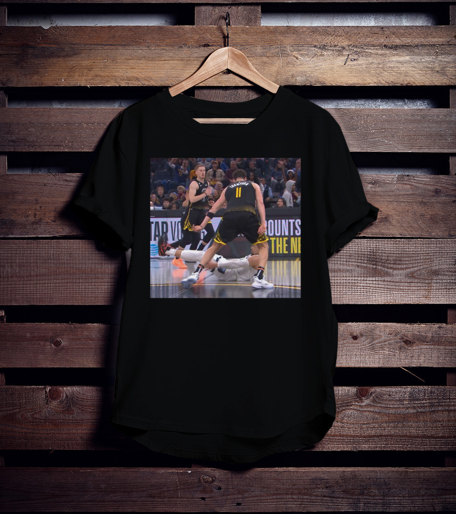 Klay Thompson Beating The Grizzlies On Christmas NBA Game T-Shirt