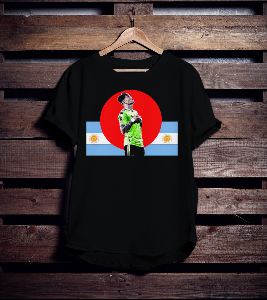 Red Manc Garnacho Argentina Soccer Pose With Flag And Sunburst T-Shirt