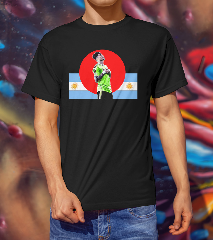 Red Manc Garnacho Argentina Soccer Pose With Flag And Sunburst T-Shirt