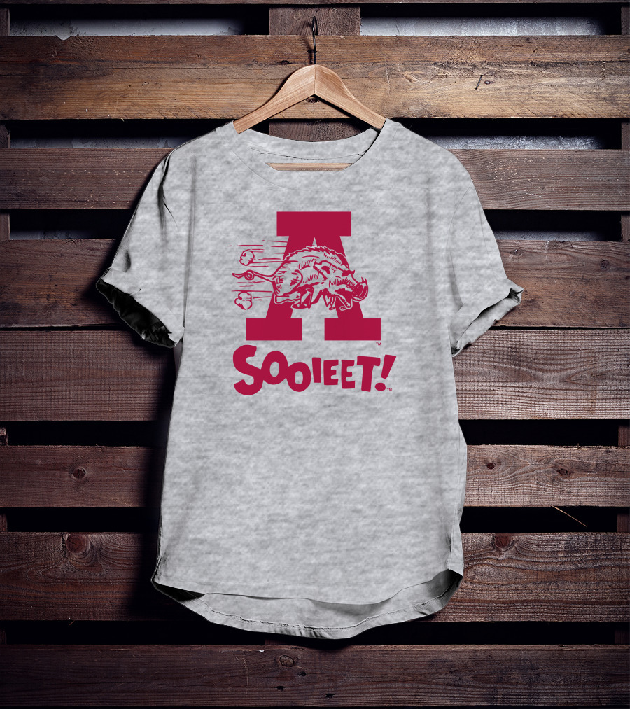 Eric Musselman Wearing Arkansas Razorbacks Logo Sooieet T-Shirt