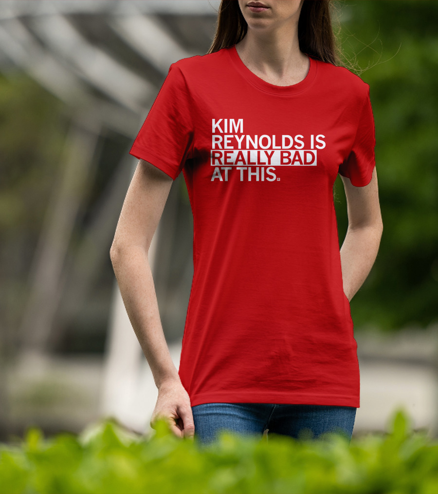 Kim Reynolds Is Really Bad At This T-Shirt