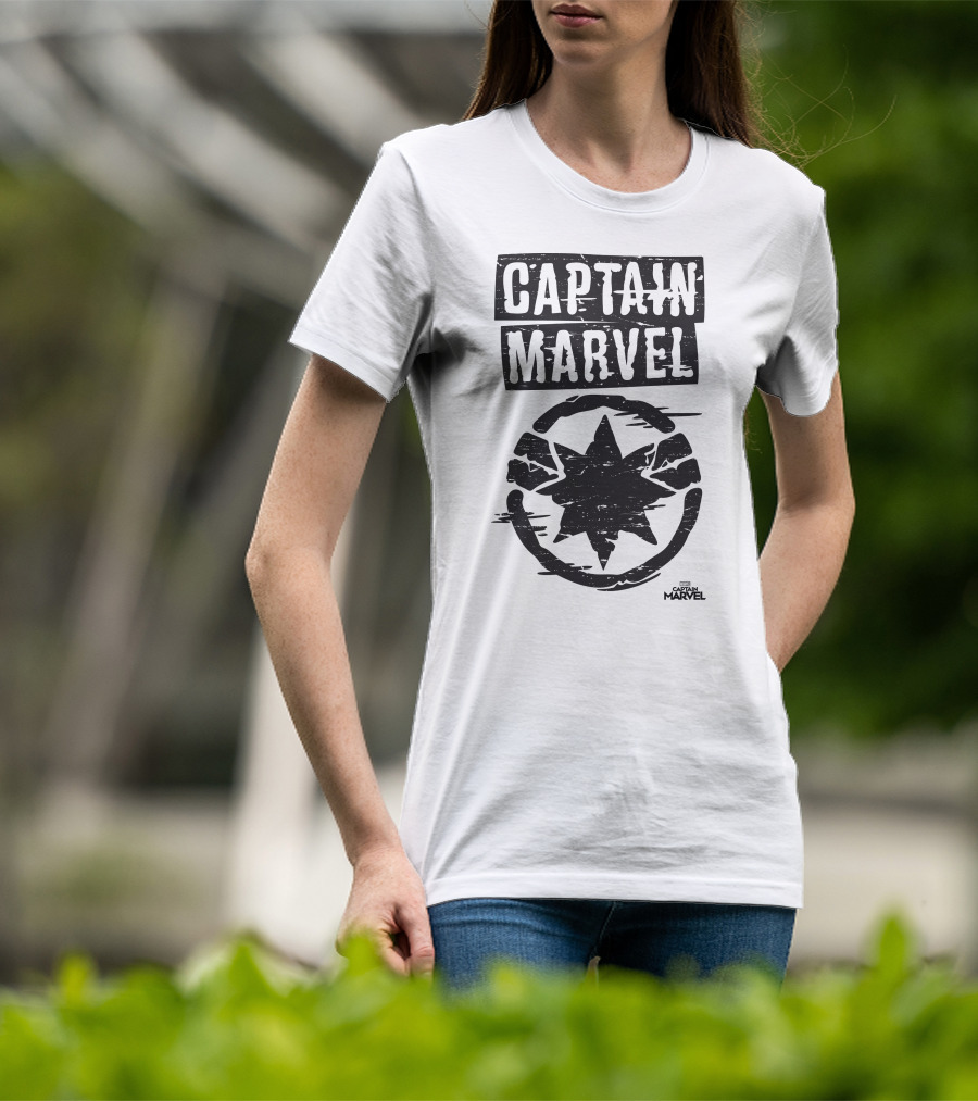 Captain Marvel Distressed Star Emblem With Painted Circle T-Shirt