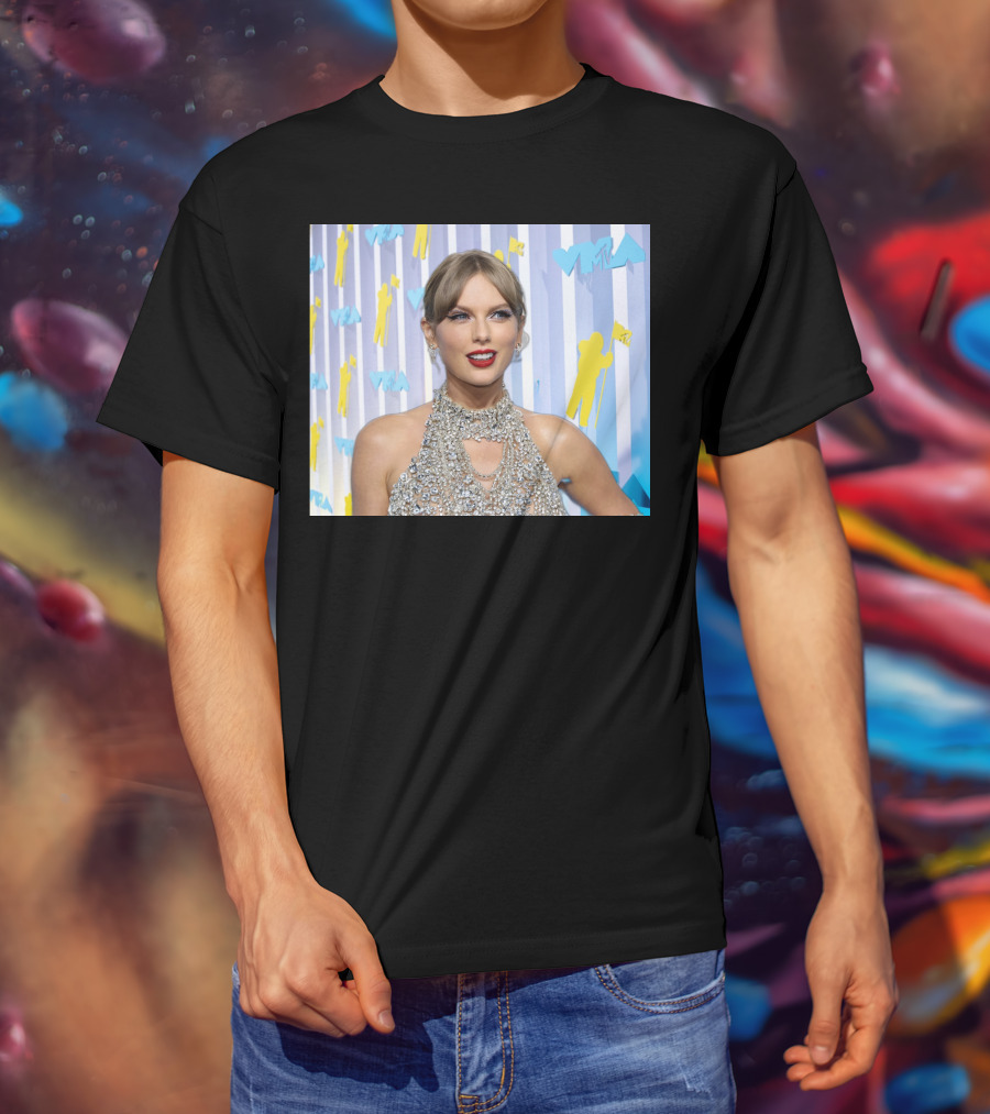 Taylor Swift MTV VMA Red Carpet Look With Silver Sequin Dress T-Shirt