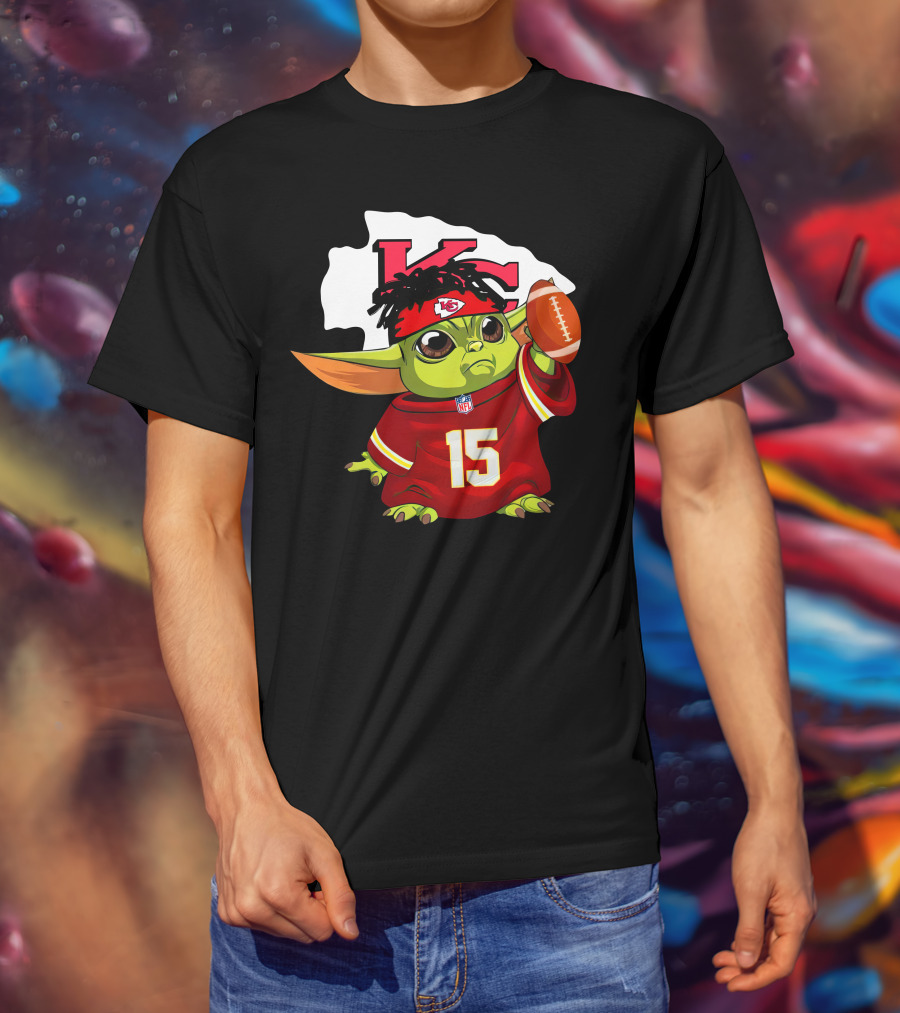 Star Wars Baby Yoda Mandalorian Kansas City Chiefs Patrick Mahomes 15 Merch T-Shirt