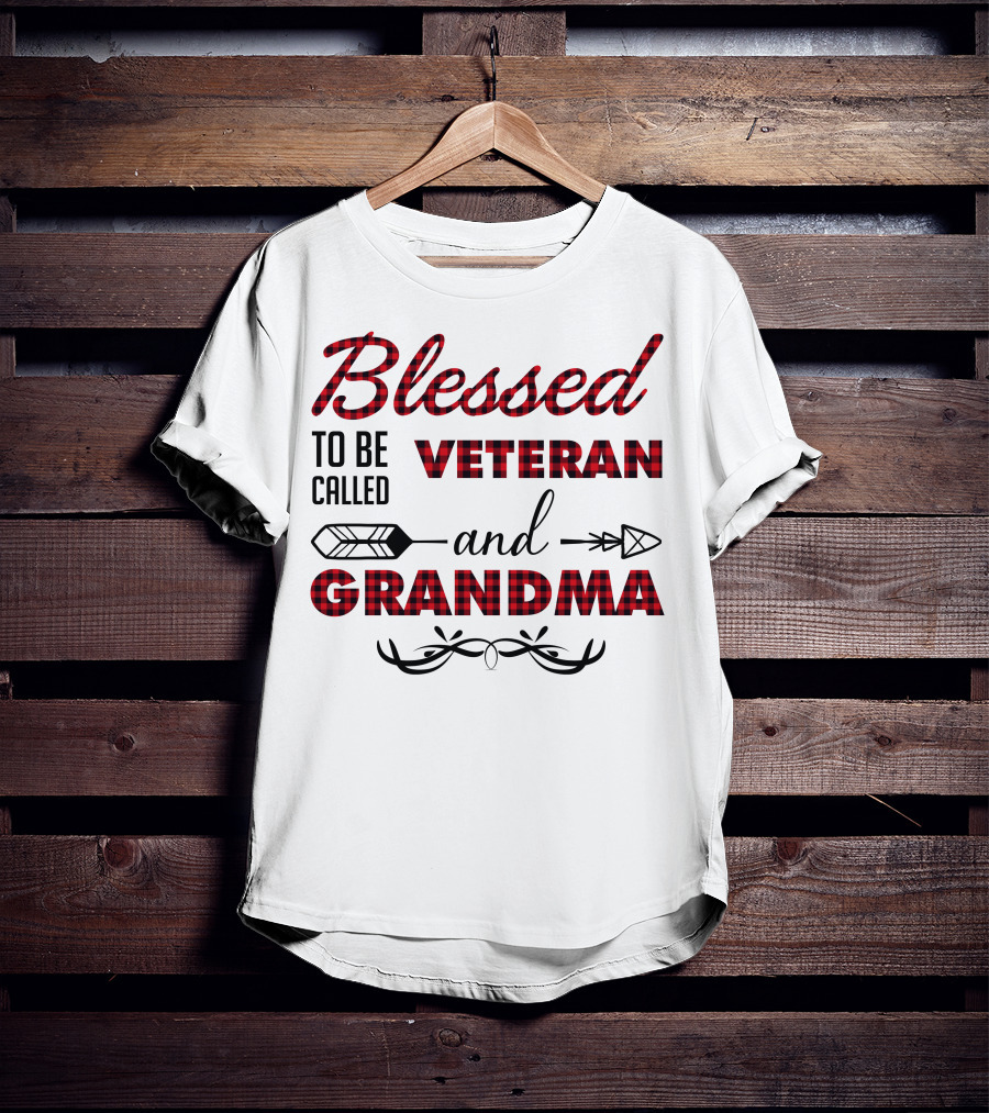 Blessed To Be Called Veteran And Grandma Buffalo Plaid Arrow Antlers T-Shirt
