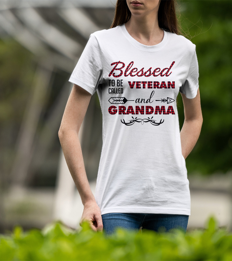 Blessed To Be Called Veteran And Grandma Buffalo Plaid Arrow Antlers T-Shirt