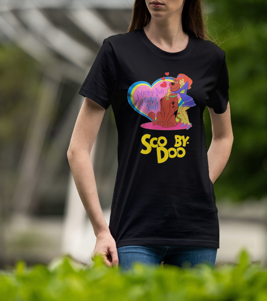 Scooby-Doo I Love You Heart And Hug With Daphne T-Shirt