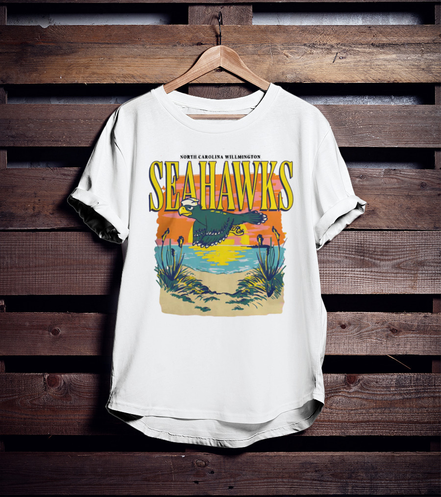 North Carolina Wilmington Seahawks Throwback Retro Beach Sunset Scene T-Shirt