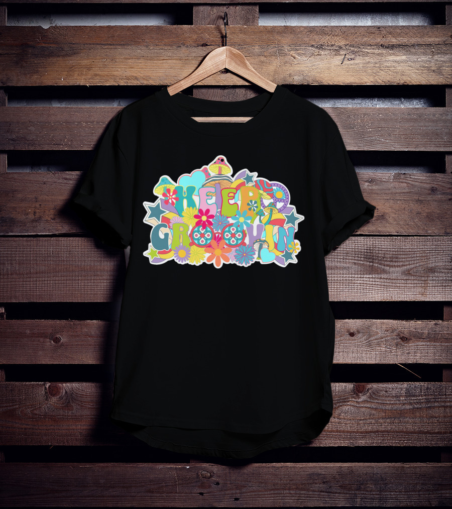 KEEP GROOVIN Psychedelic Flowers And Stars Retro Vibes T-Shirt
