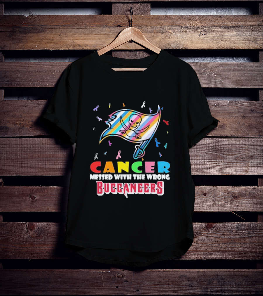 Cancer Messed With The Wrong Buccaneers Rainbow Skull Flag And Ribbons T-Shirt