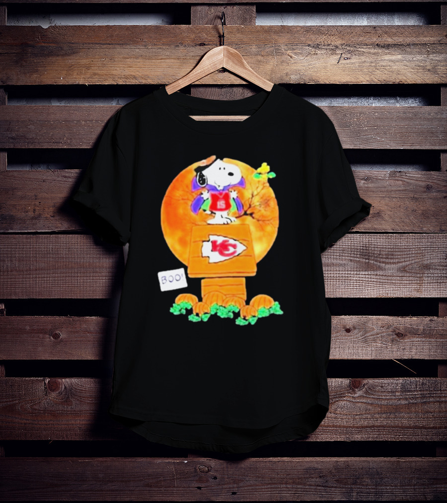Snoopy Woodstock Witch Boo Kansas City Chiefs Halloween Peanuts Charlie Brown 15 T-Shirt