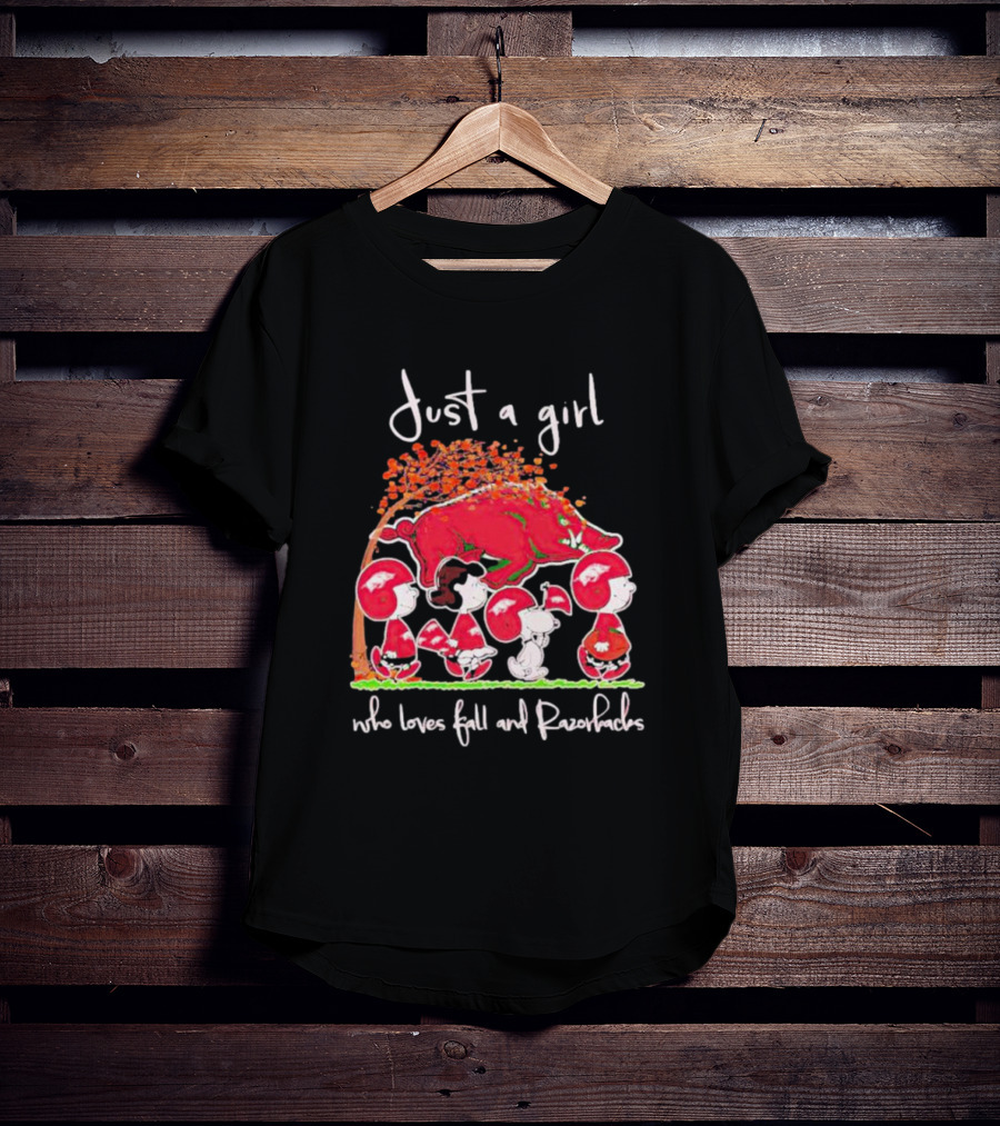 Just A Girl Who Loves Fall And Razorbacks With Peanuts Characters Under Autumn Tree T-Shirt