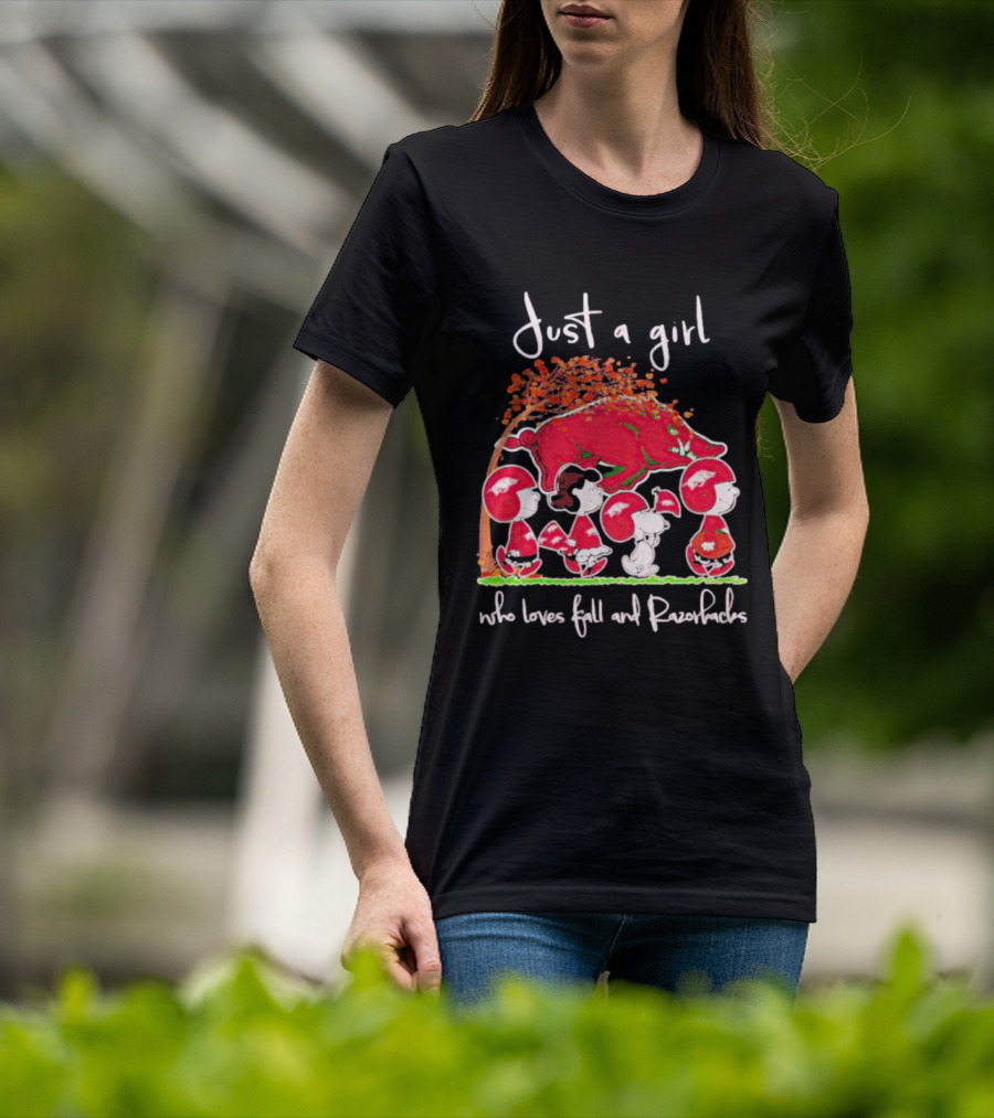 Just A Girl Who Loves Fall And Razorbacks With Peanuts Characters Under Autumn Tree T-Shirt