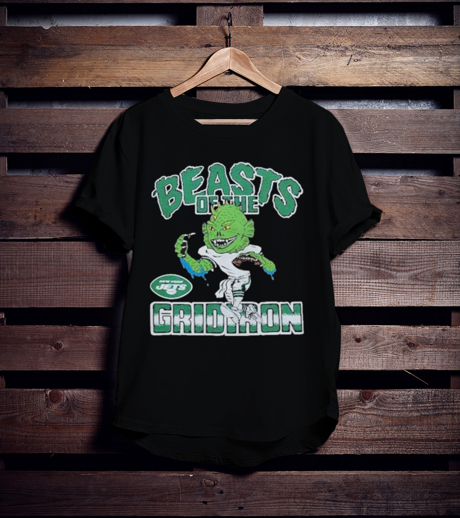 New York Jets Beasts Of The Gridiron Monster Holding Football T-Shirt