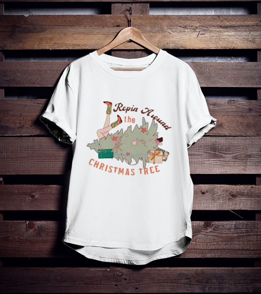 Ropin Around The Christmas Tree Vintage Western Holiday Fun T-Shirt