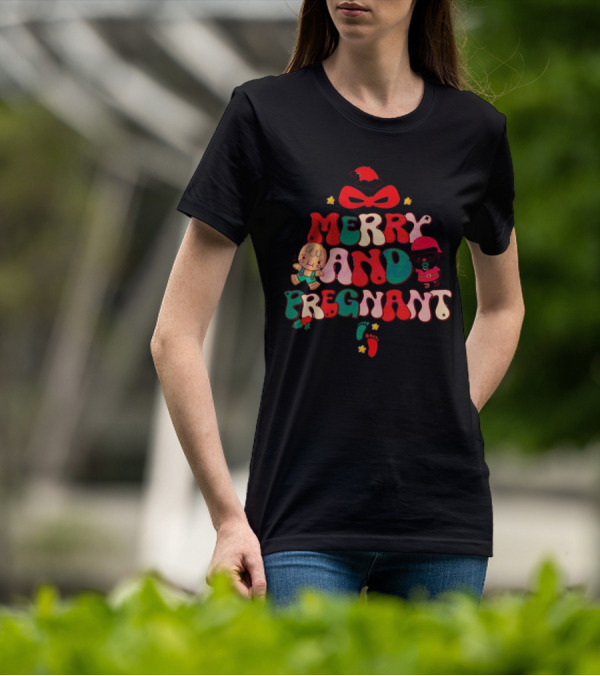 Merry And Pregnant Christmas Tree Baby Reveal With Santa Hat And Gingerbread People T-Shirt