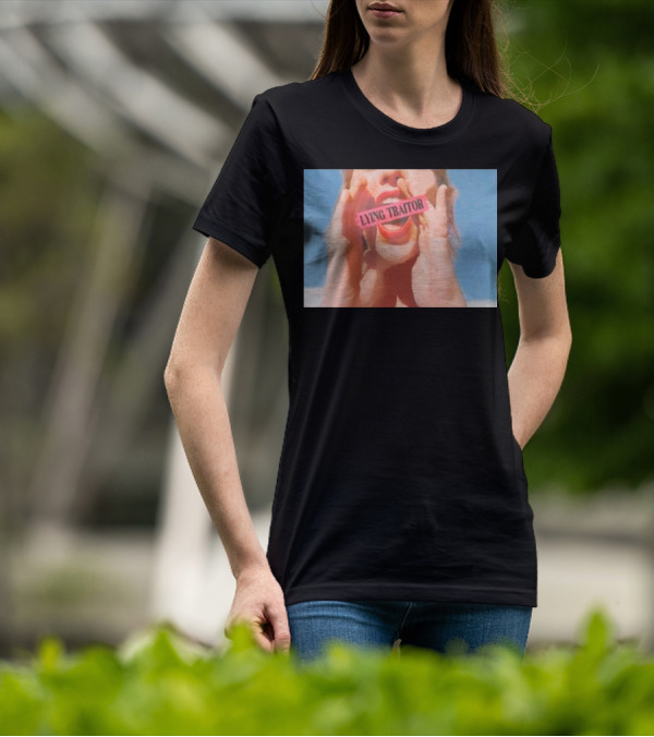 Lying Traitor Shouting Red Lips Hand Gestures T-Shirt