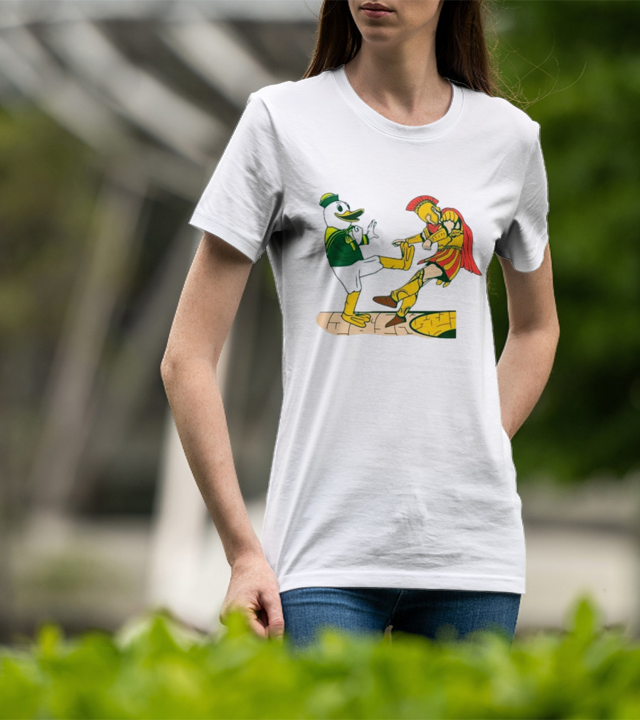 USC Trojans Versus Oregon Ducks Kick Scene T-Shirt