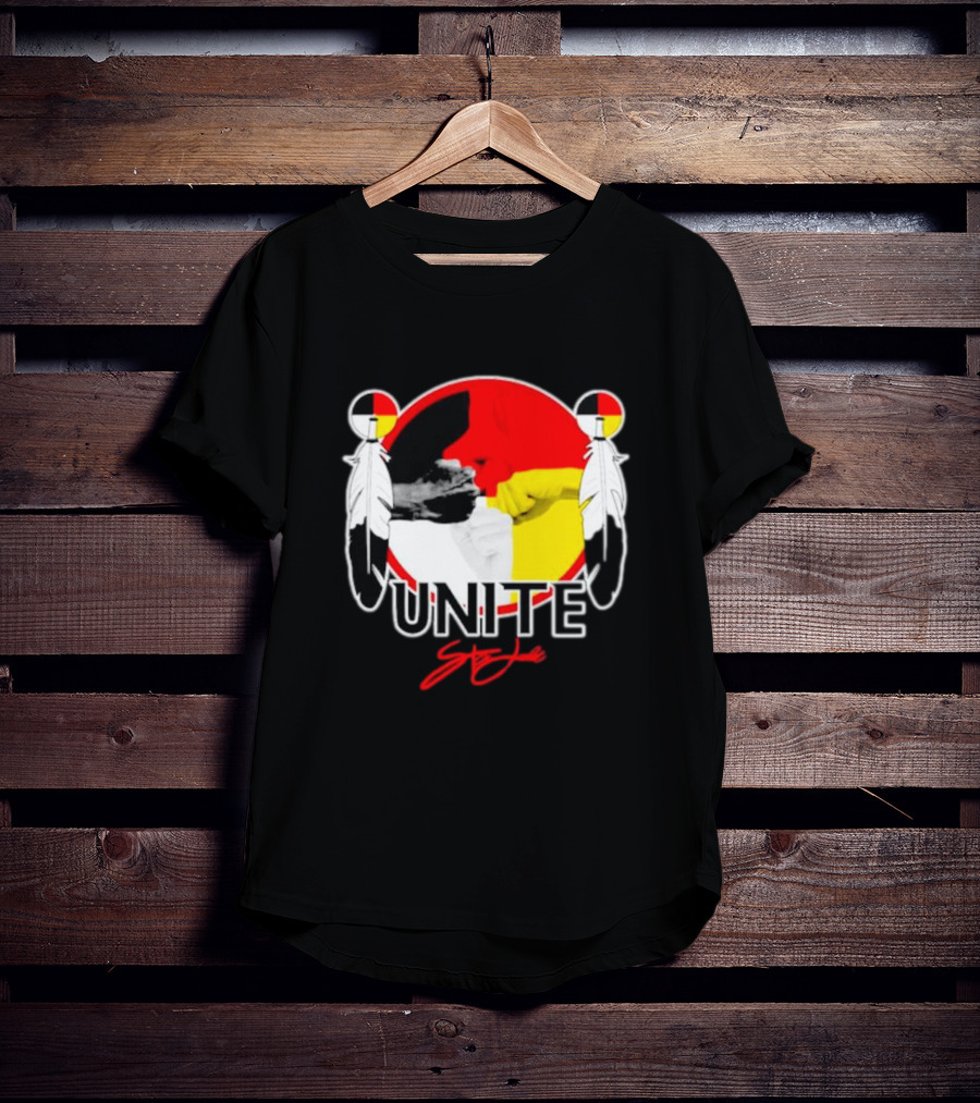 UNITE Style Native American Feathers Colorful Unity T-Shirt