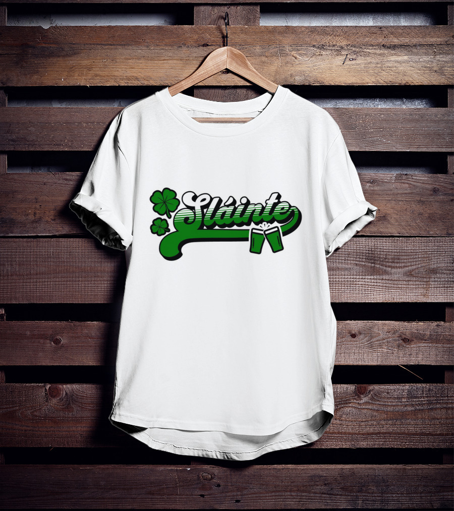 Sláinte Shamrock Gaelic Toast With Beer Glasses T-Shirt