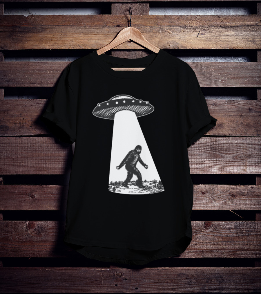 UFO Bigfoot Abduction Scene T-Shirt