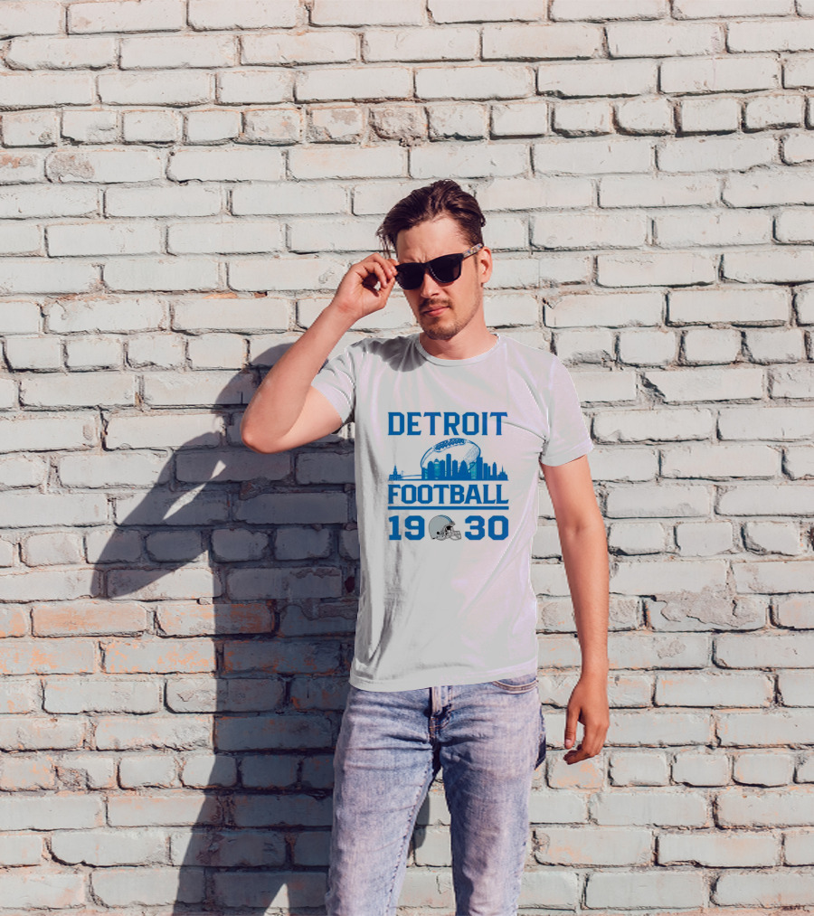 Detroit Lions Football 1930 Skyline Helmet Motif T-Shirt