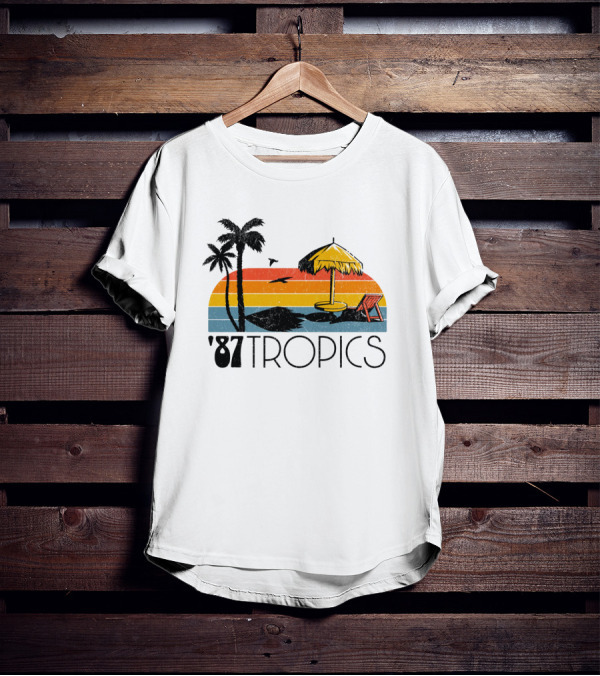'87 Tropics Palm Beach Sunset Umbrella Lounge Chair T-Shirt